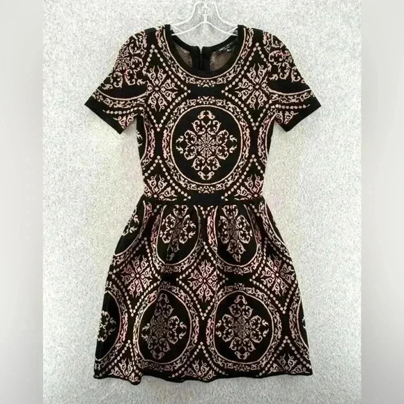 Romeo & Juliet Couture Dresses & Skirts - Romeo +Juliet Fit Flare Sweater Dress Women's Size M Black Tan BOHO